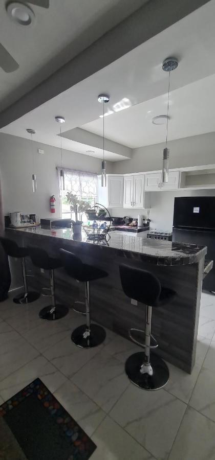 Appartamento El Rincon Tunapuna Village Esterno foto